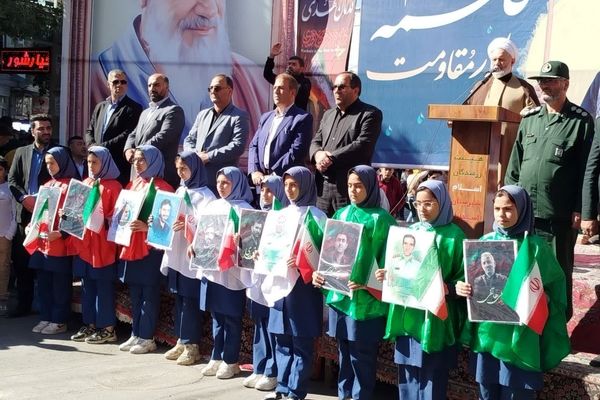 مردم اسدآباد با گام‌هایی استوار پیمان خود را با ۱۳ آبان امضا کردند