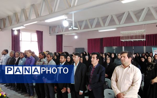 انتخابات انجمن اولیاء و مربیان در دبیرستان نمونه اندیشه شهرستان کاشمر