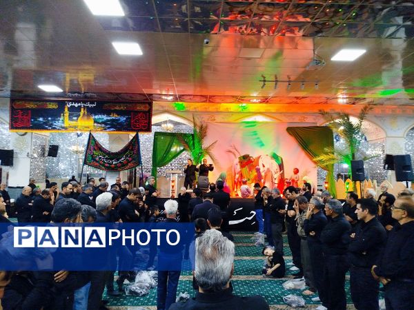 اجتماع عزاداران در جوار امامزاده سید حمزه کاشمر به مناسبت شام غریبان