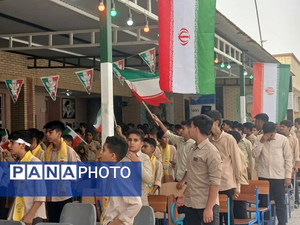 تجدید میثاق دانش‌آموزان سیریکی با آرمان‌های انقلاب در ۱۳ آبان 