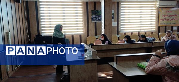 اولین جلسه کارگاه توانمندسازی دانش‌آموزان خبرنگار پانا دختر ناحیه 2 کرج و شهرستان فردیس
