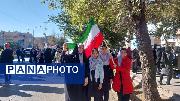 راهپیمایی 13 آبان با حضور حداکثری دانش آموزان در شهرستان نیشابور 
