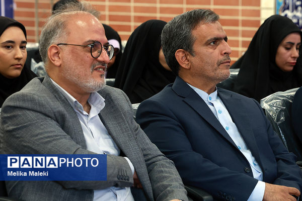 ارسال همزمان تجهیزات مدارس و هنرستان های استان تهران 