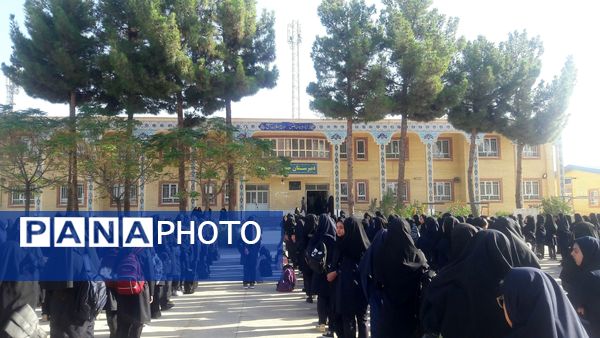 مراسم روز اول مهر ماه در دبیرستان حضرت زینب کاشمر