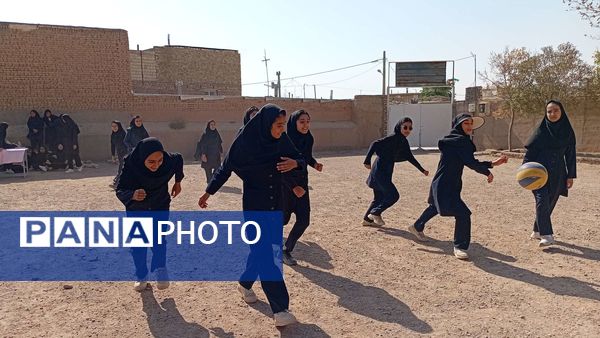 اجرای برنامه‌های ورزشی شاد و مهیج در مدرسه مادرمهربان خلیل آباد