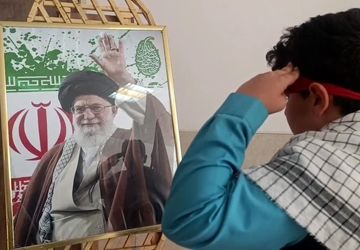 ادای احترام دهه نودی‌های میبد به مقام معظم رهبری