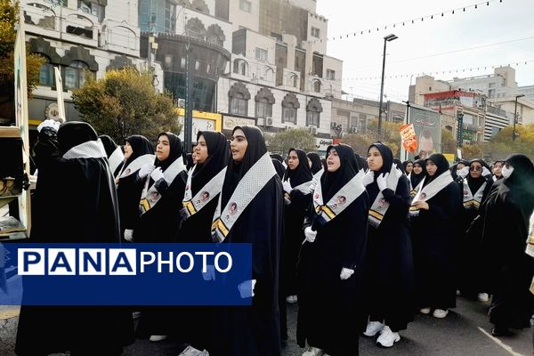 راهپیمایی روز دانش‌آموزان در ناحیه 6 مشهد 