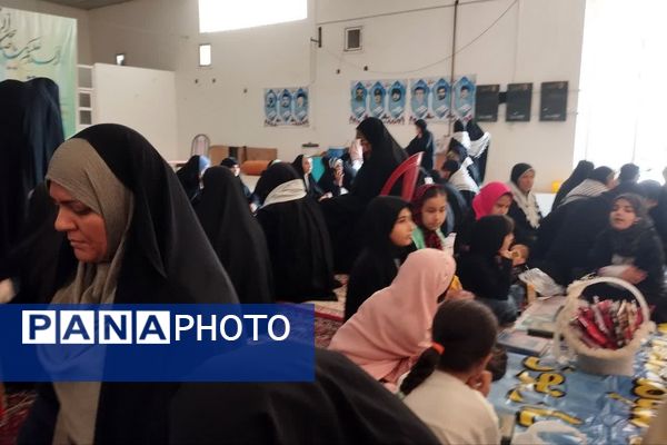 محفل قرآنی و حلقه صالحین در پایگاه مقاومت حضرت زینب (س) داریون 