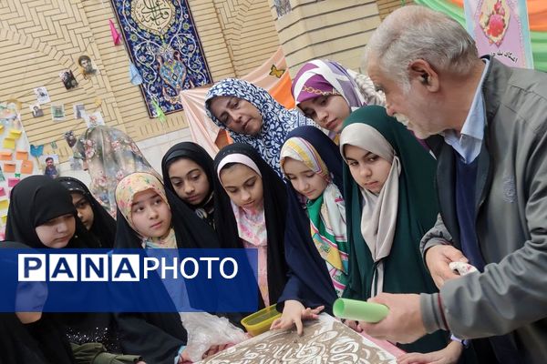 بازدید معاون پرورشی و تربیت بدنی ناحیه دو شهرری از مراسم اعتکاف دانش آموزی 