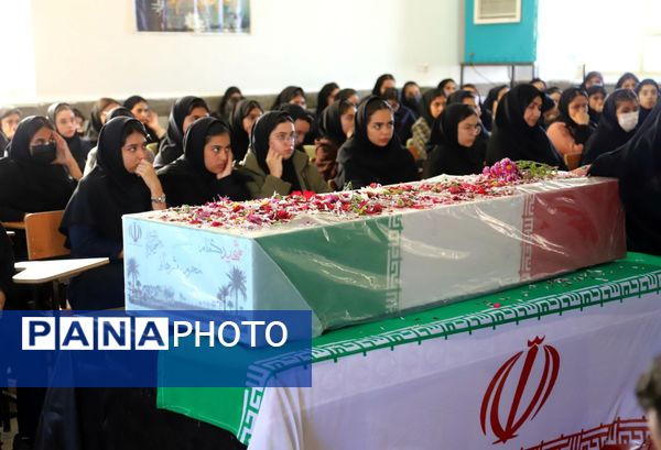 میزبانی هنرجویان هنرستان دکتر حسابی شهر محلات از پیکر شهید گمنام دفاع مقدس 