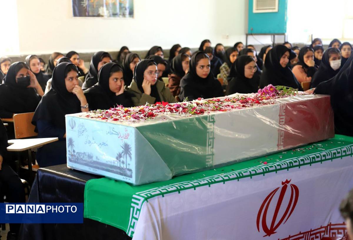 میزبانی هنرجویان هنرستان دکتر حسابی شهر محلات از پیکر شهید گمنام دفاع مقدس 