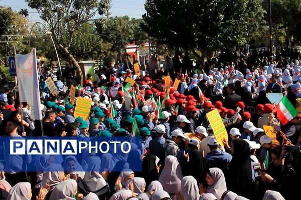 تجلی اقتدار مردم بهارستان در راهپیمایی ۱۳ آبان