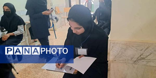 رقابت دانش‌آموزان میانکوه در امتحانات نوبت دوم
