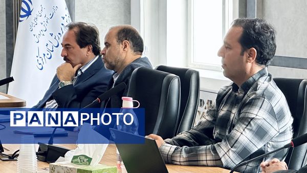 تقدیر از عوامل اجرایی جشنواره ملی طراحی و دوخت لباس دانش‌آموزی با حضور انجمن اولیا‌ و مربیان استان مرکزی