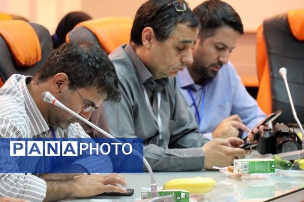 نشست خبری اتاق کنترل وضعیت ستاد انتخابات مشهد 