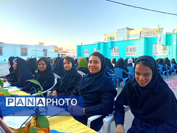  اولین مجمع انجمن اولیا و مربیان در دبیرستان فاطمیه