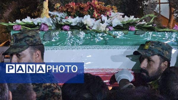 پیکر شهید فاتحی، در آغوش مجلس حسینی آرام گرفت 