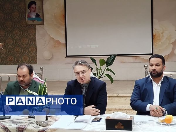 جلسه تخصصی تبیین برنامه‌های معاونت پرورشی و فرهنگی اداره‌کل آموزش و پرورش استان خراسان رضوی در کاشمر