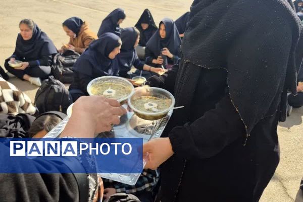 ویژه‌برنامه «یاس پهلو شکسته» در هنرستان الغدیر