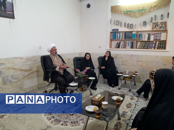 دیدار صمیمانه امامجمعه مروست با خبرنگاران پانا