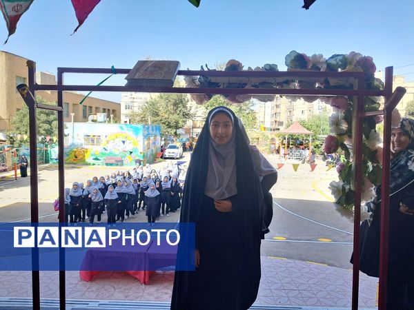 جشن جوانه‌ها در دبیرستان هیات امنایی حضرت معصومه(س) ناحیه 4 کرج 