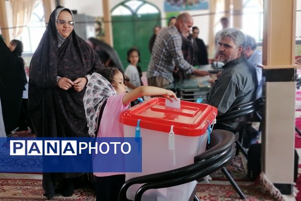 حضور حماسی مردم غیور بیرجندی در انتخابات 