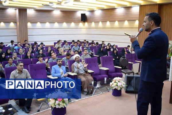 جشن تکلیف 86 دانش‌آموز دبیرستان علوی بهاباد