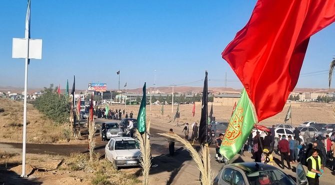 قدم‌های عاشقی از ملک‌آباد تا مشهد وقتی جاده پر از موکب و مهربانی شد