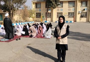 اقامه نماز باران در دبیرستان شهید مجید دهنوی نیشابور 