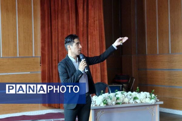 نشست معاونان آموزشی مدارس شهرستان‌های استان تهران به میزبانی قرچک 