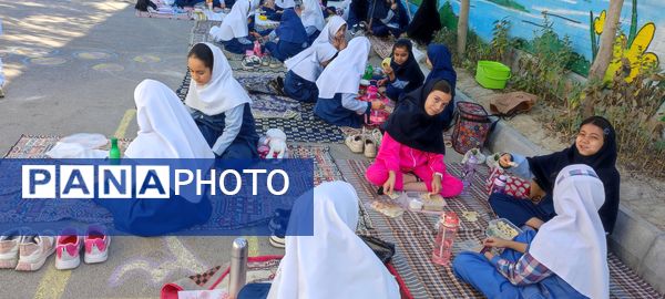 نهار سالم به مناسبت روز جهانی غذا و پوکی استخوان در مدرسه شهید خاقانی شیروان