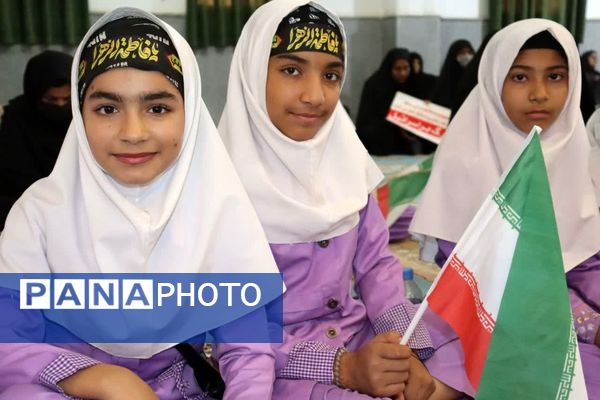 هم‌زمان با عطر فاطمی، فریاد استکبارستیزی در قلعه‌گنج طنین‌انداز شد