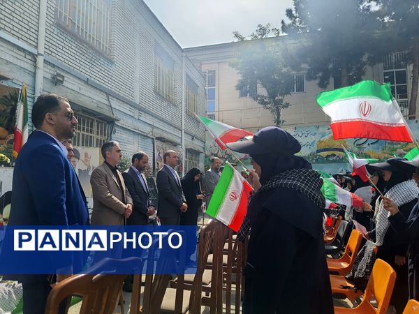 مراسم باشکوه زنگ ایثار و مقاومت در مدرسه شاهد تکتم ناحیه ۳