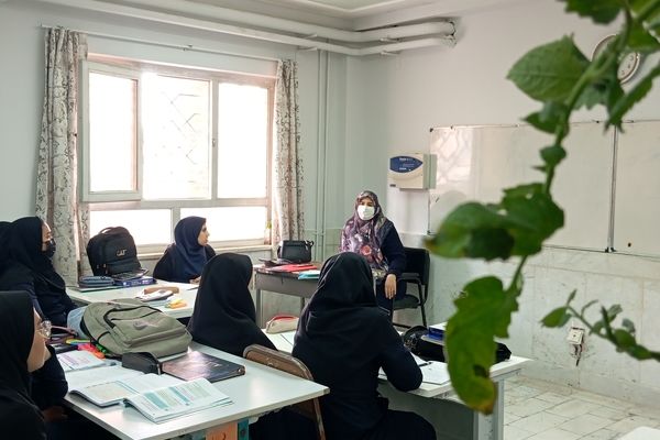 تیم مشاوره استان در هنرستان حضرت زهرا(س) شهرستان بن