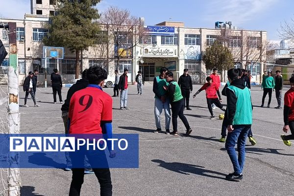 مسابقات درون مدرسه‌ای فوتسال در دبیرستان امام رضا (ع) نیشابور 