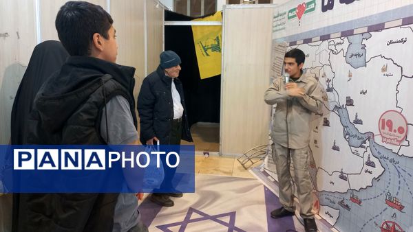استقبال مردم از نمایشگاه بین المللی قرآن کریم در روز‌های پایانی سال