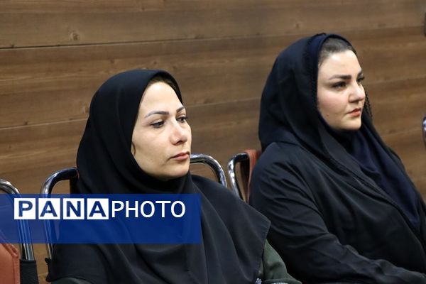 تجلیل از فعالان حوزه بانوان و خانواده در ناحیه یک بهارستان