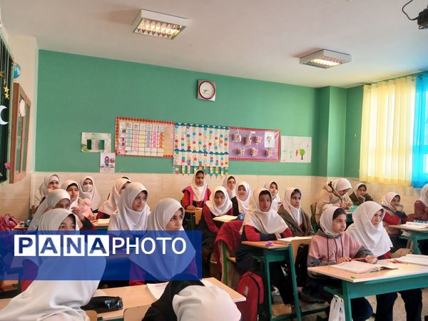 برگزاری مراسم تجلیل از دانش‌آموزان ممتاز حوزه نماز و قرآن در طرح بازدید از کارنامه نماز