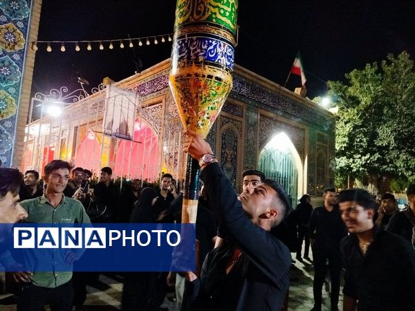 اجتماع عزاداران در جوار امامزاده سید حمزه کاشمر به مناسبت شام غریبان