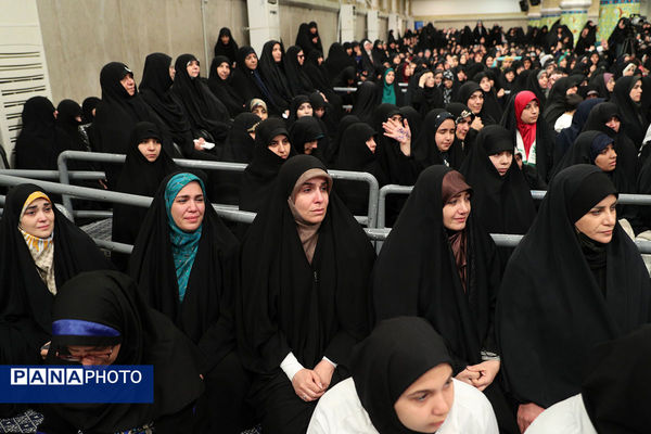 دیدار جمعی از معلمان با رهبر معظم انقلاب