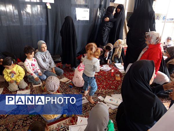 برپایی غرفه کودک در حاشیه نماز جمعه شهرستان کاشمر
