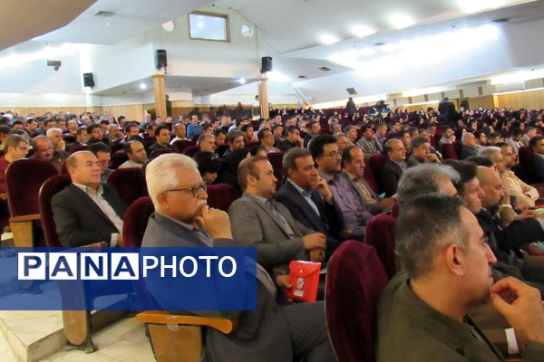 برگزاری آیین تجلیل از معلمان نمونه استان کردستان