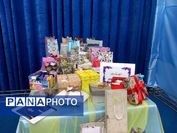 نمایشگاه دست سازه های هنری دختران آفتاب در دالقرآن سازمان فرهنگی شهرداری اسلامشهر