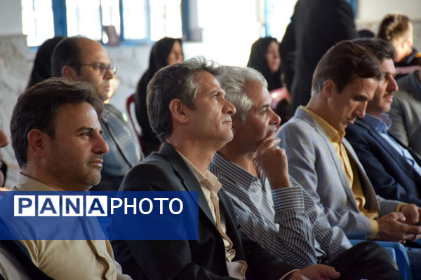 نشست مشترک مسئولان تربت‌حیدریه با شهروندان شهرک ولیعصر