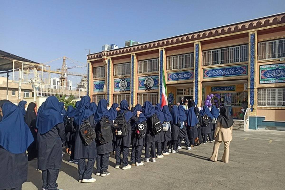 دانشآموزان درجشن جوانهها با معلمان خود آشنا شدند