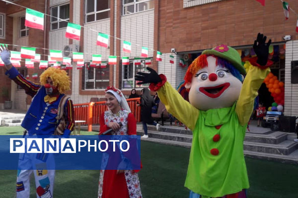 جشن شکوفه‌ها در دبستان آذر صابر ناحیه ۴ شیراز 