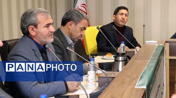 نشست هم‌اندیشی شورای هماهنگی مدارس و مراکز غیردولتی استان آذربایجان شرقی