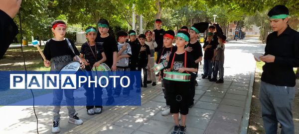 گردهمایی اعضای کانون پرورش فکری شماره 4 قم در جوار مزار شهید گمنام