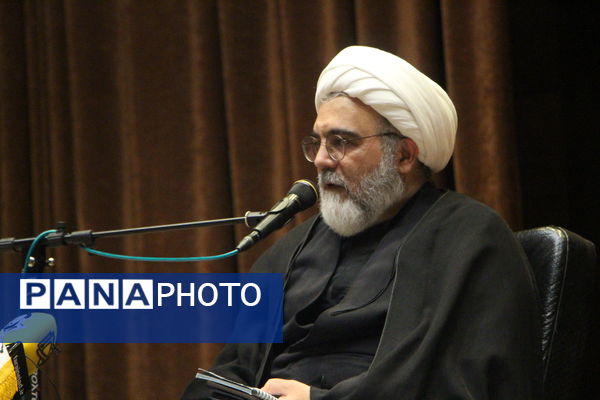 چهارمین سالگرد شهادت استاد طلبه مجاهد محمدحسین فرج نژاد و خانواده ایشان در یزد