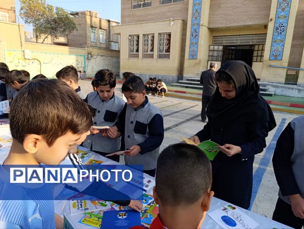 برگزاری نمایشگاه کتاب در دبستان معلم دو آشخانه 